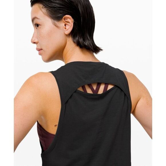 ✨Lululemon Cut Back Crop Black Sz Small Tank Top✨ - Picture 5 of 9